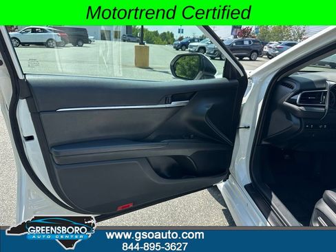 Used 2023 Toyota Camry SE FWD image 14