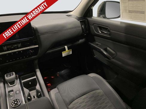 New 2026 Nissan Pathfinder SV w/ SV Premium Package AWD/4WD image 25