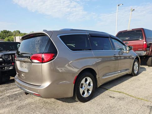 Certified 2017 Chrysler Pacifica Touring-L Plus FWD image 3