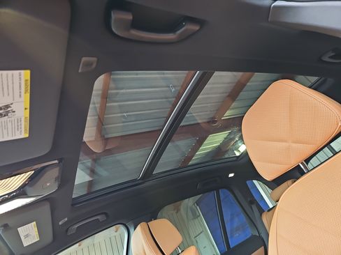 New 2026 BMW X5 xDrive50e w/ M Sport Package image 32