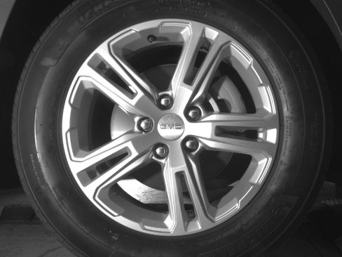 Used 2023 GMC Terrain SLE w/ Driver Convenience Package image 9