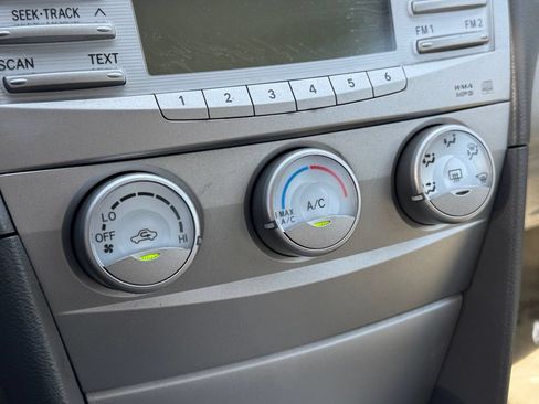 Used 2011 Toyota Camry LE w/ LE Extra-Value Pkg FWD image 23