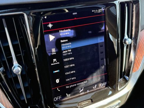 Used 2022 Volvo S60 B5 Momentum image 24