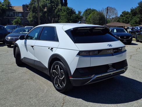 Used 2024 Hyundai Ioniq 5 SEL image 5