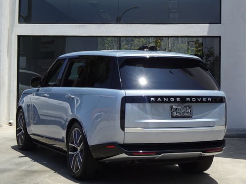 Used 2024 Land Rover Range Rover Long Wheelbase Autobiography AWD/4WD image 5