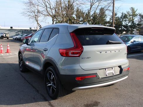 Used 2025 Volvo XC40 B5 Core image 40