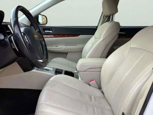 Used 2012 Subaru Outback 2.5i Limited image 9