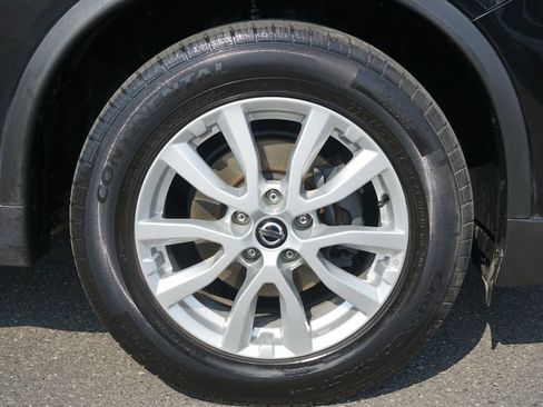 Used 2019 Nissan Rogue SV image 9