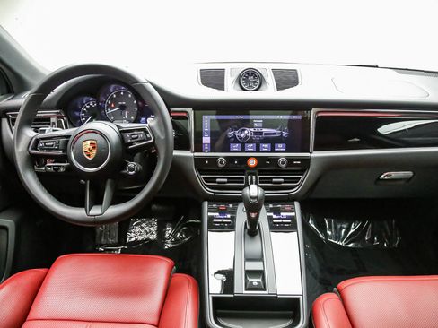 Certified 2026 Porsche Macan S AWD/4WD image 16