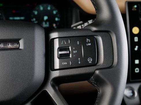 New 2026 Land Rover Defender 130 X-Dynamic SE image 22