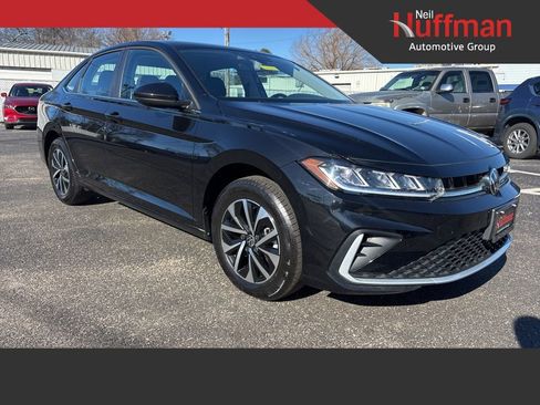 Used 2025 Volkswagen Jetta S image 1