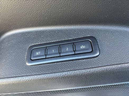 Used 2019 Chevrolet Tahoe LT image 17