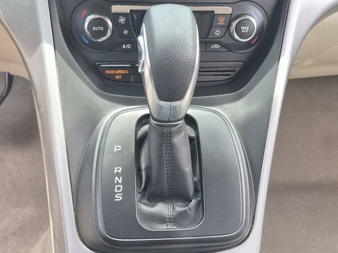Used 2016 Ford Escape SE w/ Equipment Group 201A FWD image 14