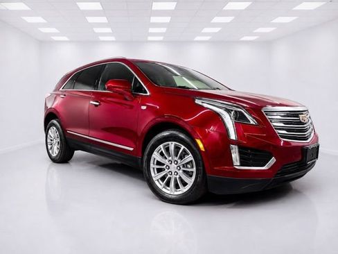 Used 2017 Cadillac XT5 Luxury w/ Driver Awareness Package AWD/4WD image 2
