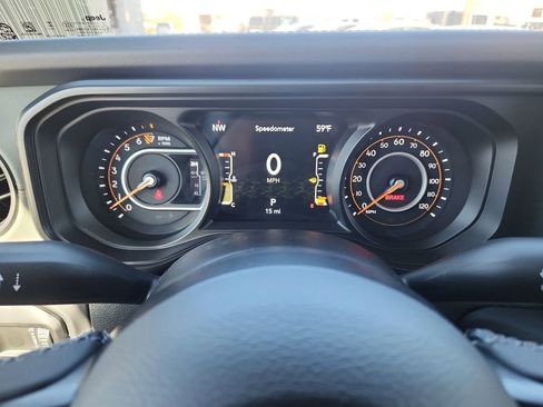 New 2025 Jeep Gladiator Mojave image 11