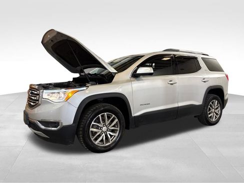 Used 2018 GMC Acadia SLE image 16