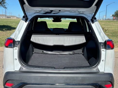 Used 2023 Toyota Corolla Cross XSE image 8