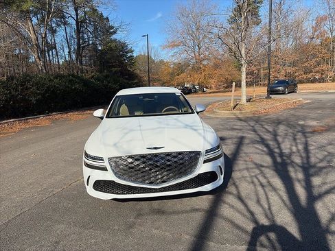 Used 2025 Genesis G80 2.5T image 2