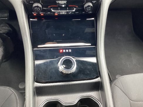 Used 2024 Jeep Grand Cherokee Laredo image 19