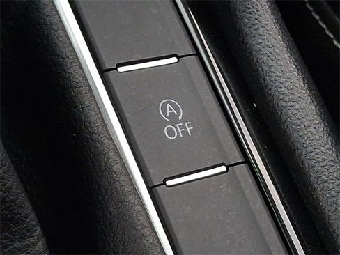 Used 2023 Volkswagen Taos SE image 25