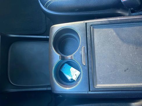 Used 2016 Toyota Sienna SE Premium image 22