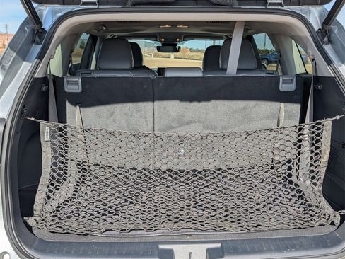 Used 2021 Toyota Highlander XLE image 25