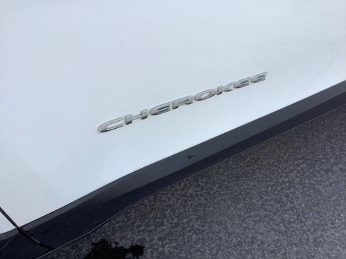 Used 2017 Jeep Cherokee Sport w/ Trailer Tow Group image 21