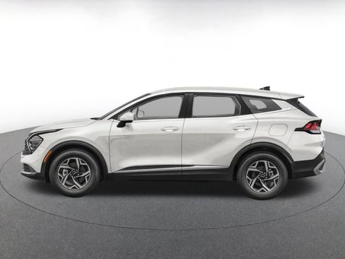 Used 2025 Kia Sportage LX FWD image 3