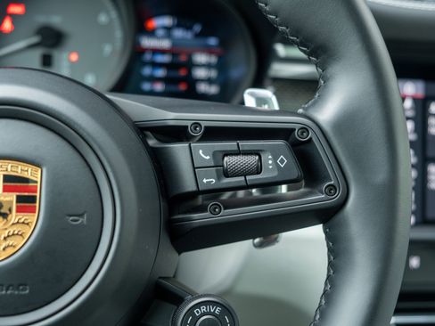 Certified 2022 Porsche Macan S AWD/4WD image 34