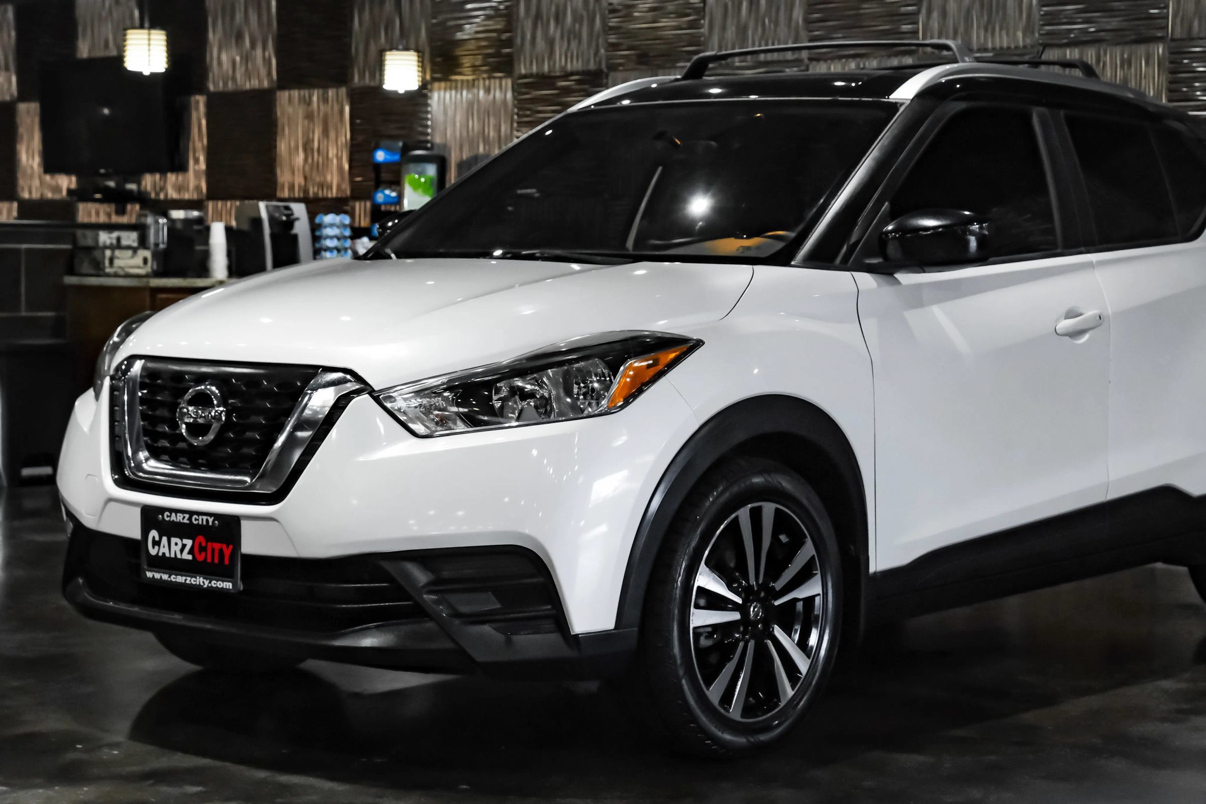 Used 2018 Nissan Kicks SV FWD image 7