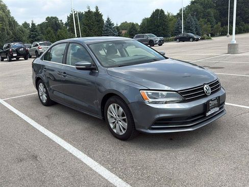 Used 2015 Volkswagen Jetta SE FWD image 2