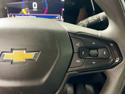 Used 2025 Chevrolet Trax LT image 19