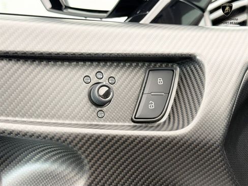 Used 2024 Lamborghini Huracan STO RWD image 18