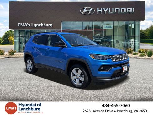 Used 2022 Jeep Compass Latitude w/ Convenience Group AWD/4WD image 1
