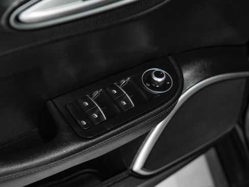 Used 2019 Alfa Romeo Giulia w/ Quick Order Package 22K Sport image 39