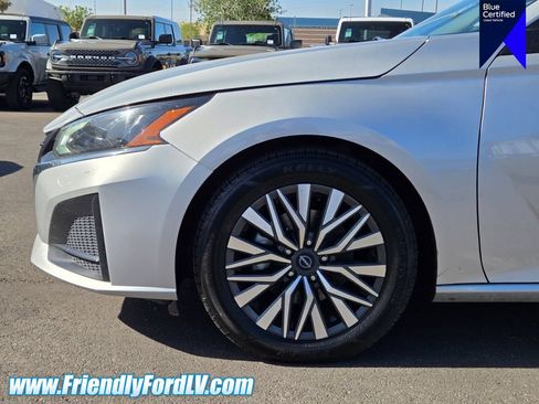 Used 2024 Nissan Altima 2.5 SV FWD image 8