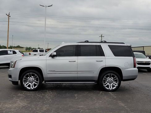Used 2018 GMC Yukon SLT w/ Premium Edition AWD/4WD image 3