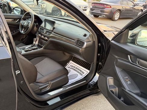 Used 2018 Honda Accord LX image 13