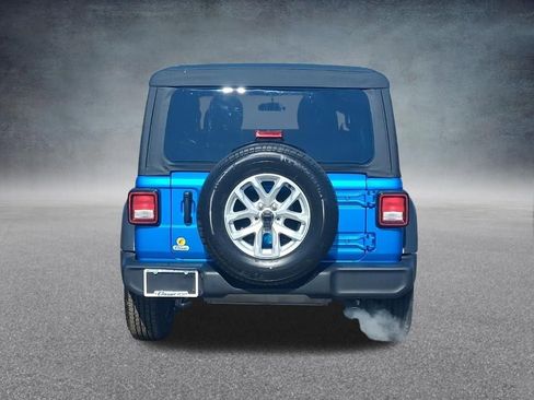 Used 2023 Jeep Wrangler Sport AWD/4WD image 9