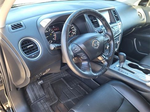 Used 2019 Nissan Pathfinder SL image 15