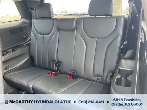 Used 2022 Hyundai Palisade SEL w/ 8P Bench Seat Package AWD/4WD image 6