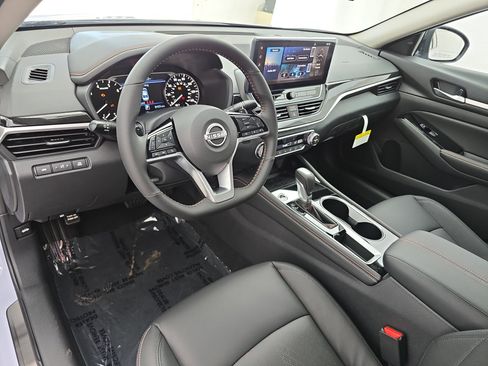 New 2025 Nissan Altima 2.5 SR w/ SR Premium Package image 15