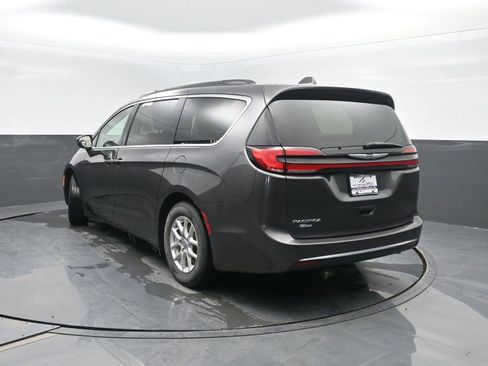 Used 2022 Chrysler Pacifica Touring-L image 45