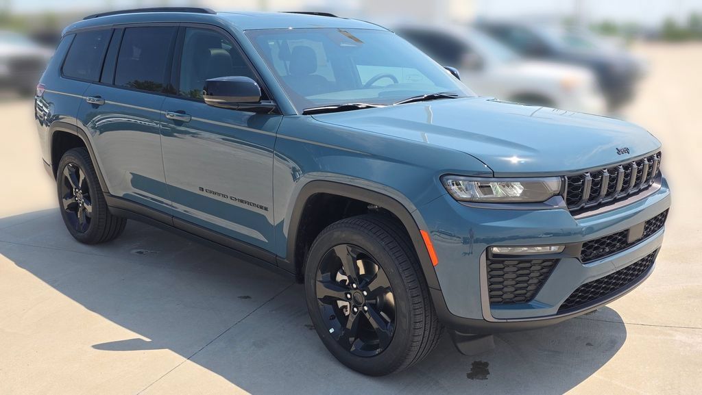 New 2026 Jeep Grand Cherokee L Limited w/ Limited Altitude Package AWD/4WD image 7