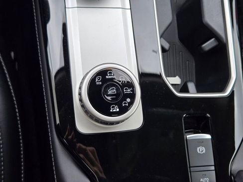 New 2026 Mitsubishi Outlander SE image 24