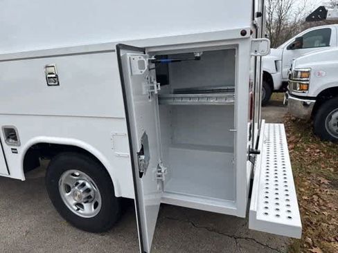 New 2025 Chevrolet Express 3500 w/ Power Convenience Package RWD image 8