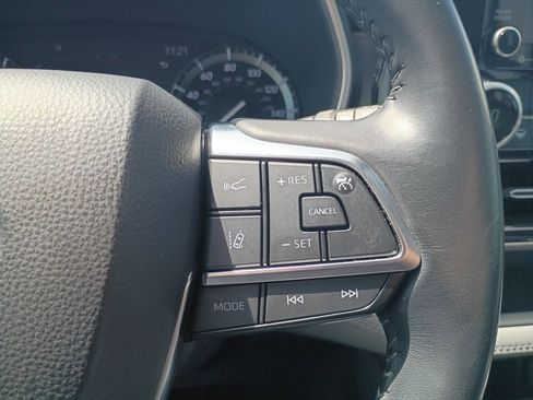 Certified 2021 Toyota Highlander XLE FWD image 20
