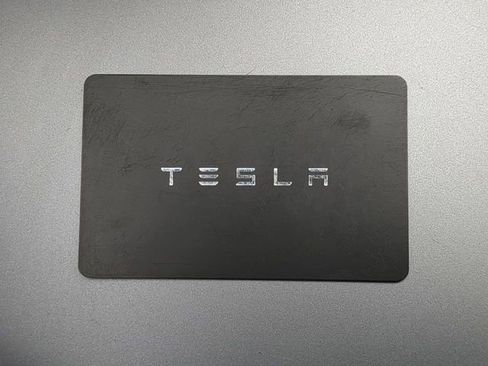 Used 2025 Tesla Model Y Performance image 33