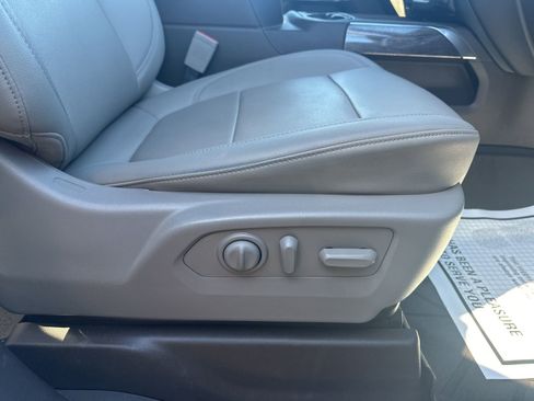 Used 2021 Chevrolet Silverado 1500 LTZ w/ Z71 Off-Road Package image 40