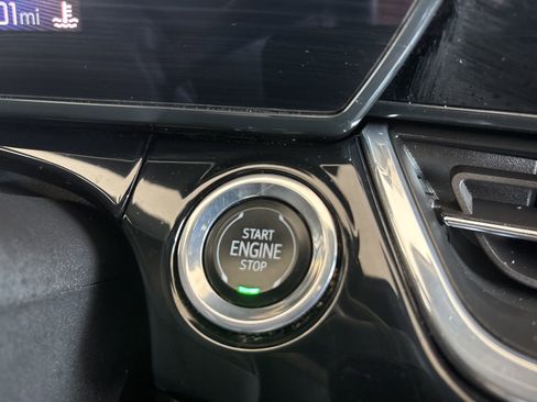 Certified 2024 Chevrolet Trax RS w/ Sunroof Package image 31